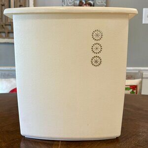 vintage Rubbermaid  wastebasket with gold decorative accents